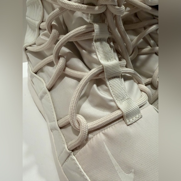 Nike Women's Tanjun High Rise Phantom Sneaker Boots - Size 8.5 - Picture 8 of 16